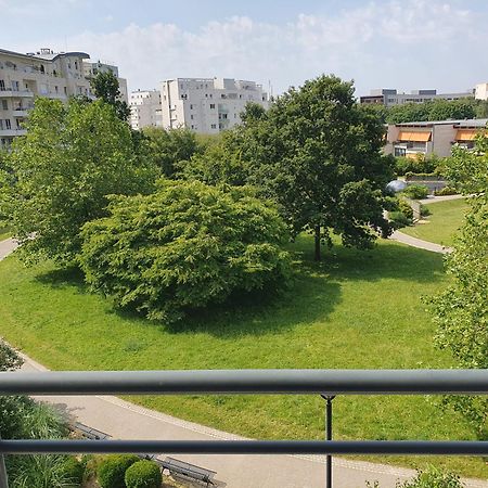 Appartement Residentiel Au Vert Et Au Frais 몽티그니레브레통노 외부 사진