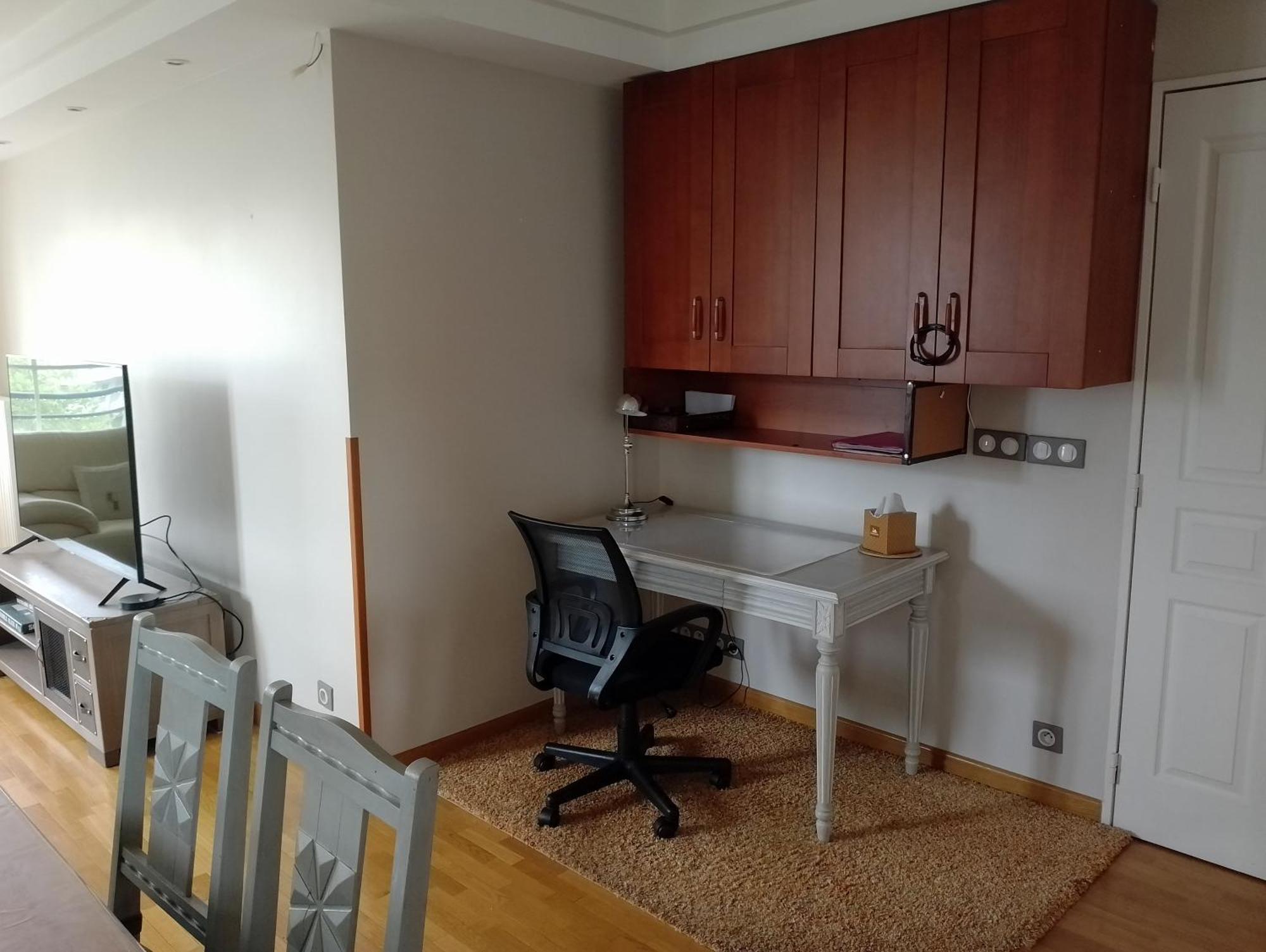 Appartement Residentiel Au Vert Et Au Frais 몽티그니레브레통노 외부 사진